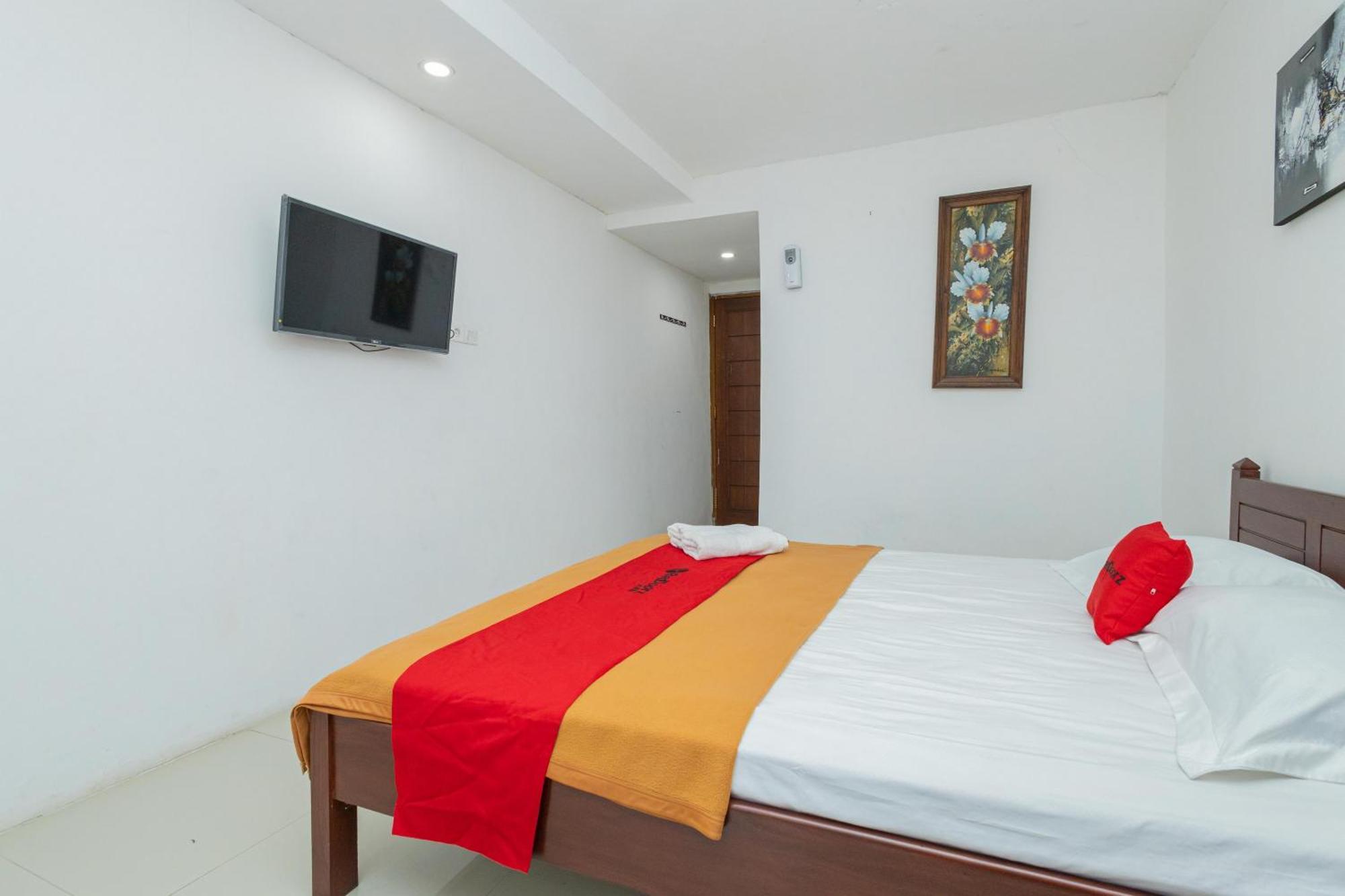 Reddoorz Syariah At Wisma Djokorio Poncokusumo Malang Extérieur photo