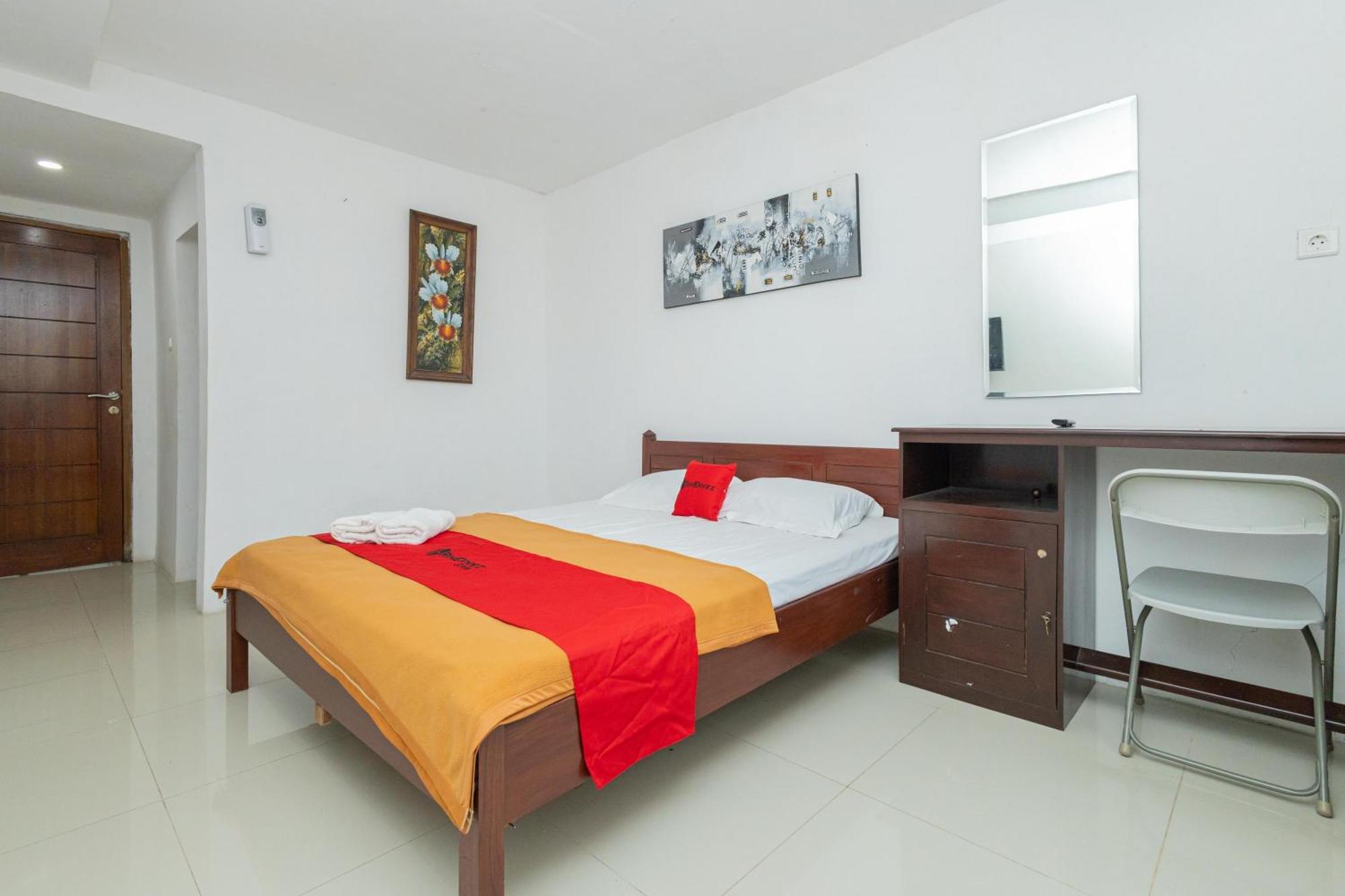 Reddoorz Syariah At Wisma Djokorio Poncokusumo Malang Extérieur photo