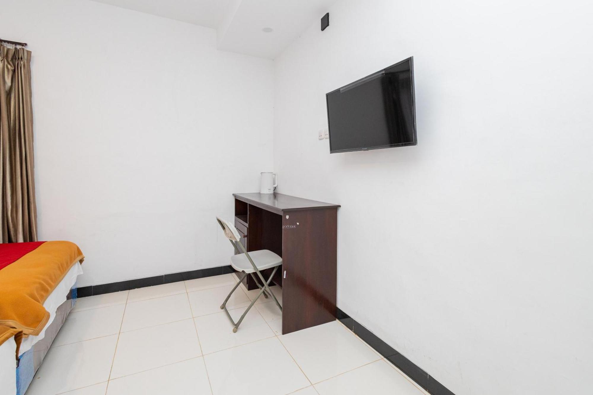 Reddoorz Syariah At Wisma Djokorio Poncokusumo Malang Extérieur photo