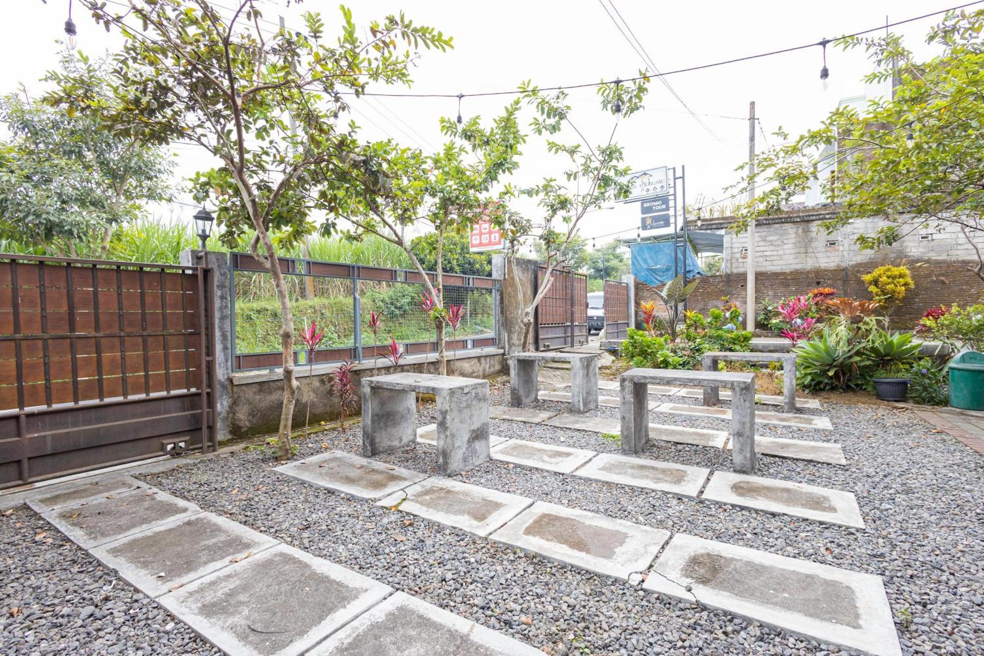 Reddoorz Syariah At Wisma Djokorio Poncokusumo Malang Extérieur photo